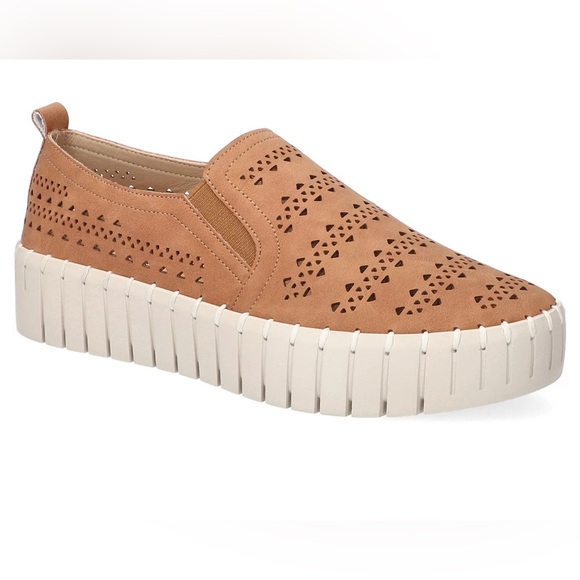 easy street Shoes - New -Easy Street Tan Platform Slip-On Shoes